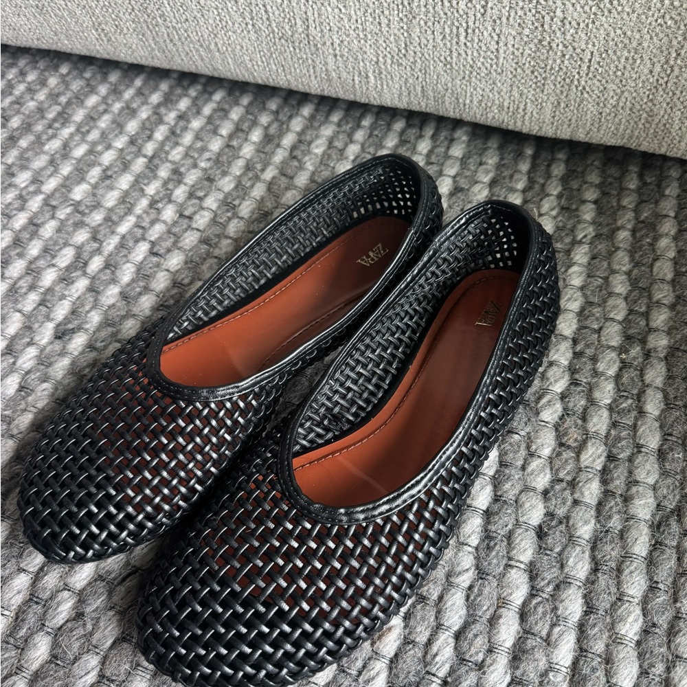 Zara Black Woven Flats for Women